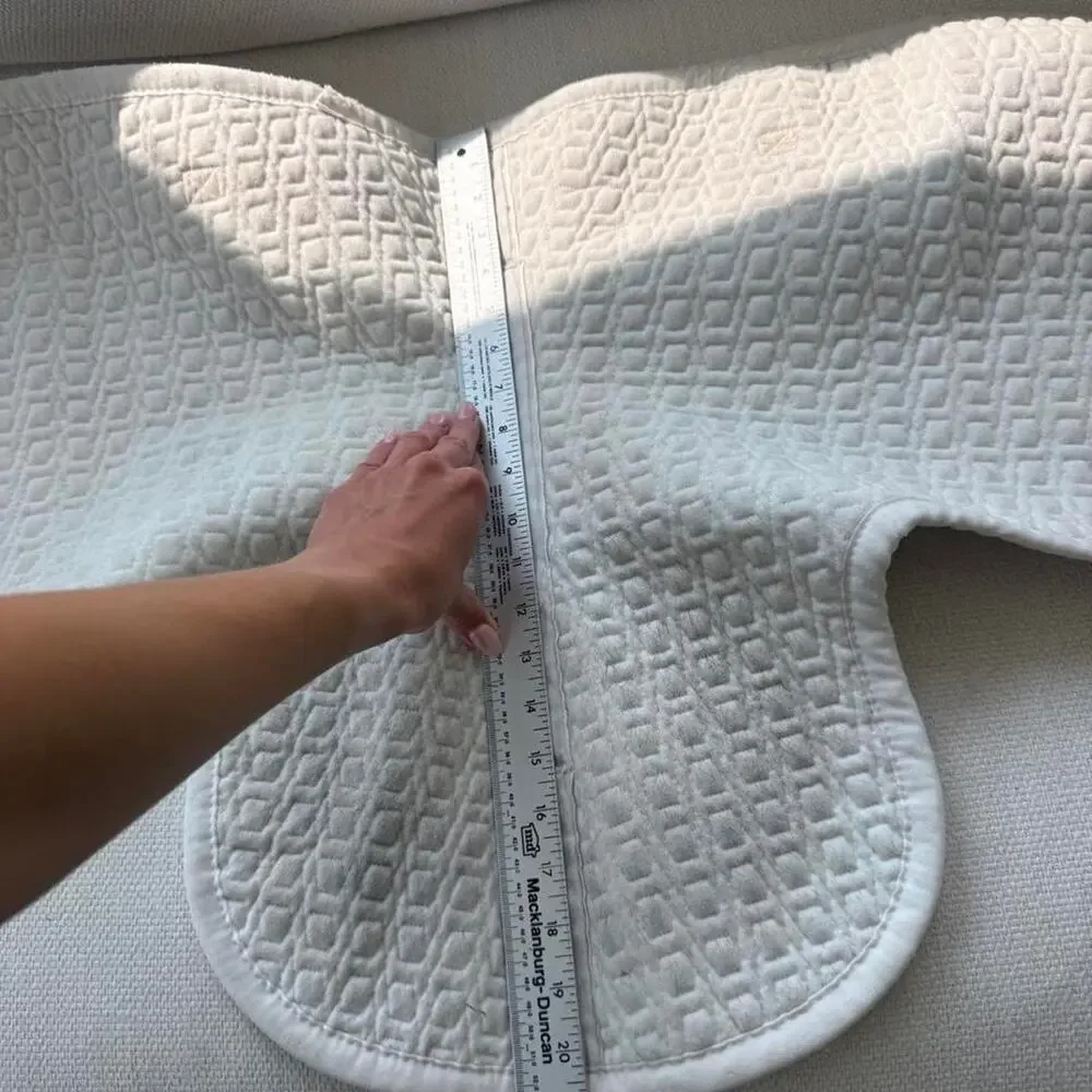 Mattes white quilted english saddle